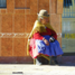 13 - chola em esquina de Uyuni.JPG