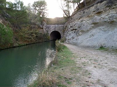 Cesse Aqueduct - Wikipedia